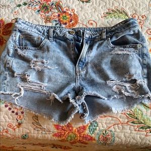 AE Tom girl shortie jean shorts with distress